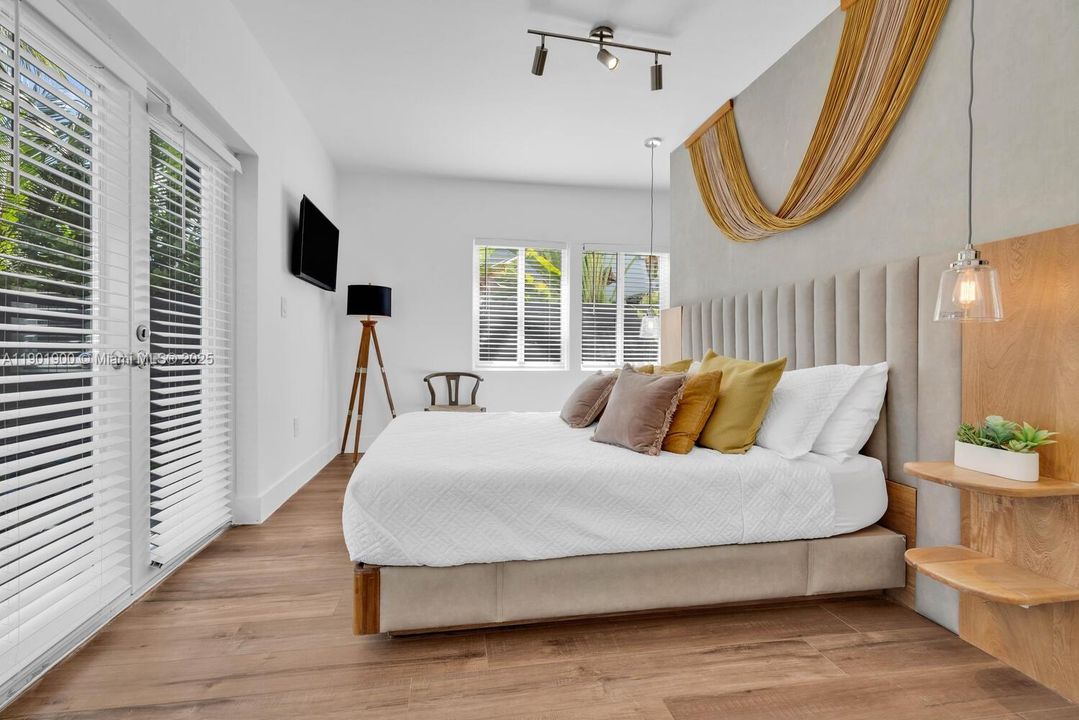 For Rent: $14,000 (3 beds, 3 baths, 1896 Square Feet)