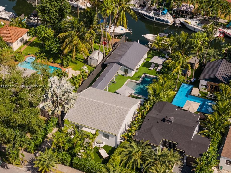 For Rent: $14,000 (3 beds, 3 baths, 1896 Square Feet)