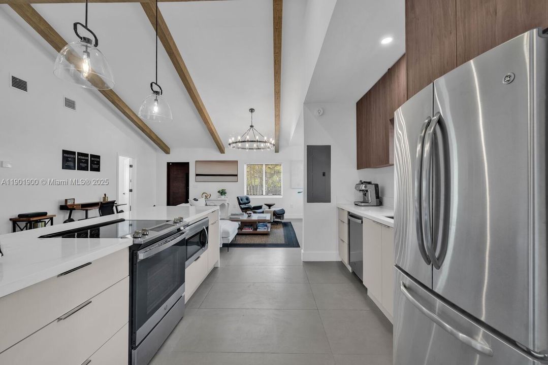 For Rent: $14,000 (3 beds, 3 baths, 1896 Square Feet)