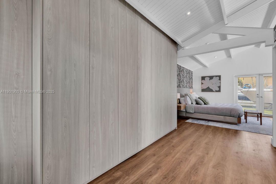 For Rent: $14,000 (3 beds, 3 baths, 1896 Square Feet)