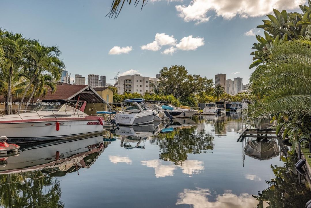 For Rent: $14,000 (3 beds, 3 baths, 1896 Square Feet)