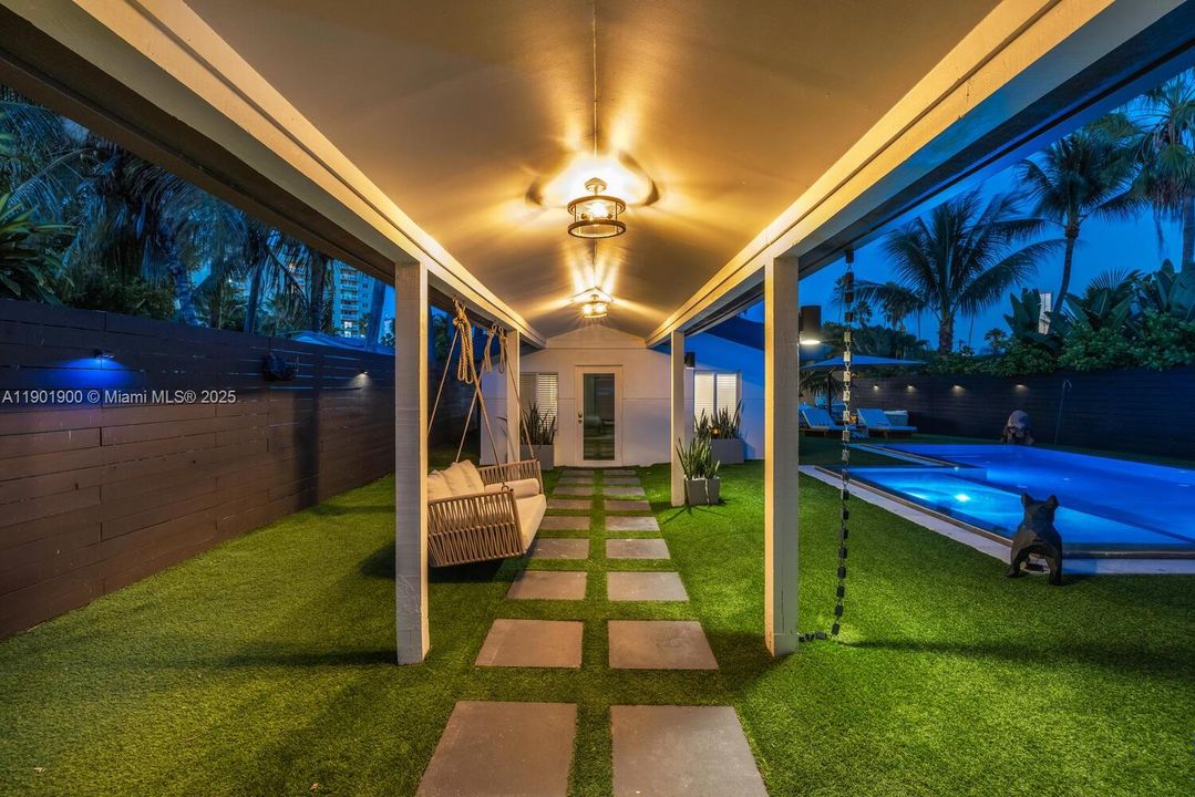 For Rent: $14,000 (3 beds, 3 baths, 1896 Square Feet)