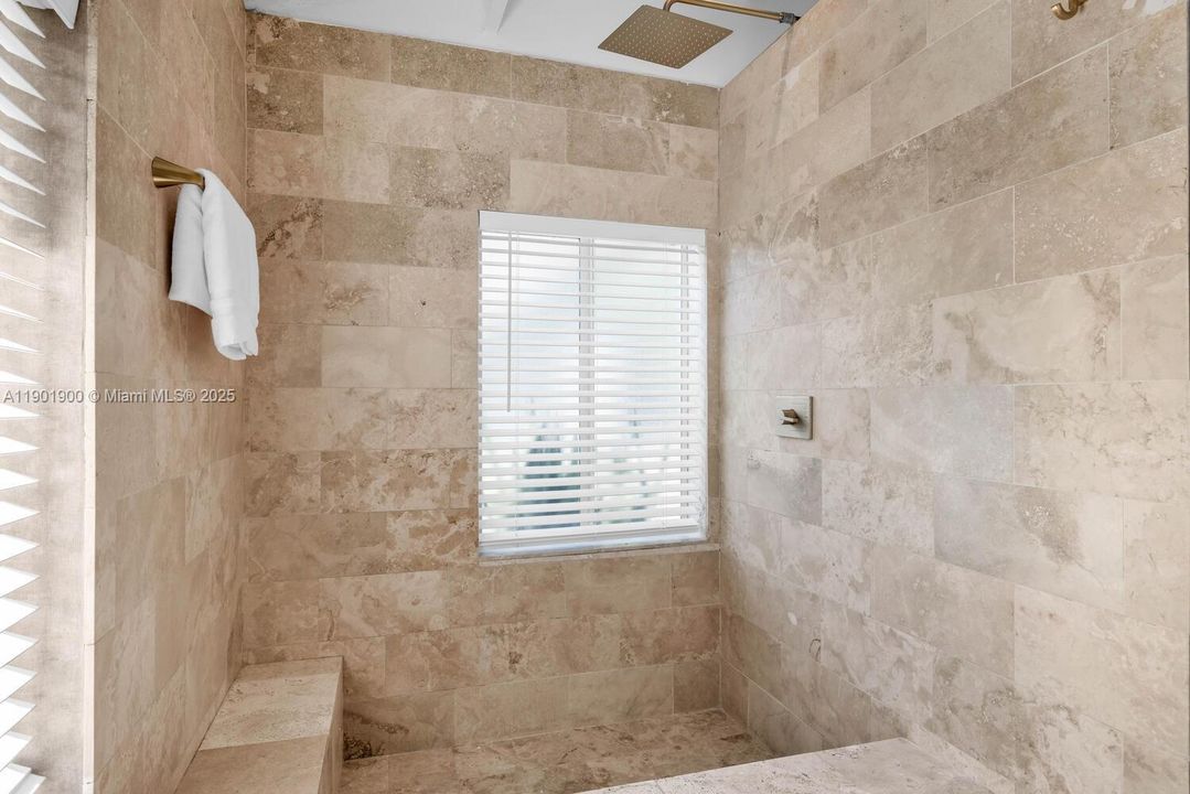 For Rent: $14,000 (3 beds, 3 baths, 1896 Square Feet)