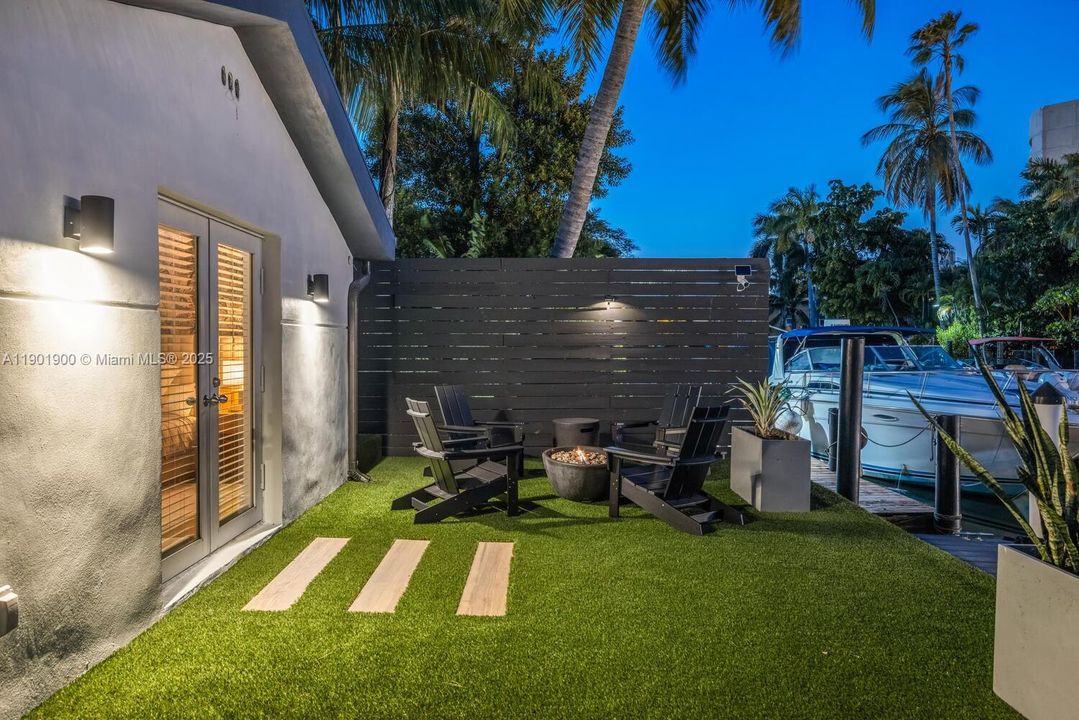 For Rent: $14,000 (3 beds, 3 baths, 1896 Square Feet)