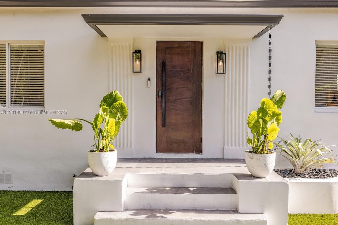 For Rent: $14,000 (3 beds, 3 baths, 1896 Square Feet)