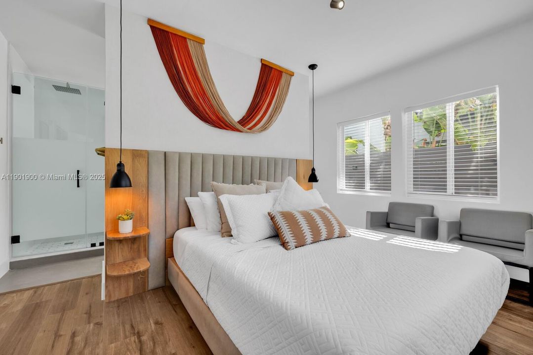 For Rent: $14,000 (3 beds, 3 baths, 1896 Square Feet)