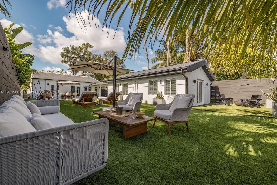 For Rent: $14,000 (3 beds, 3 baths, 1896 Square Feet)