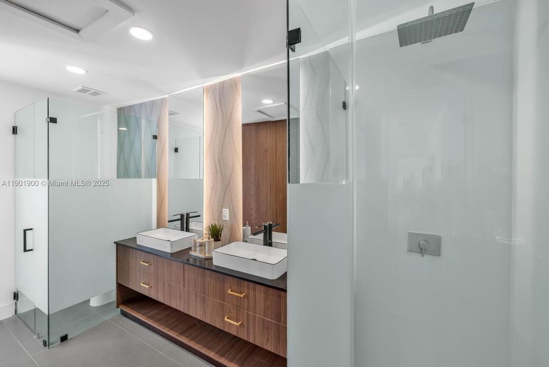 For Rent: $14,000 (3 beds, 3 baths, 1896 Square Feet)