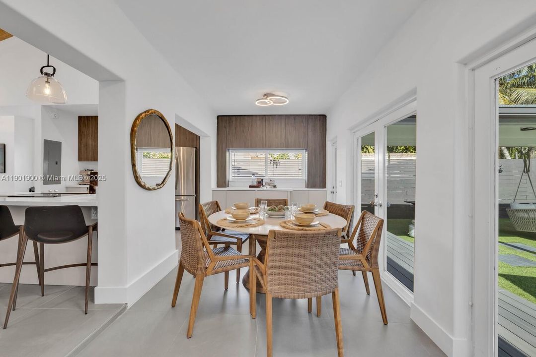 For Rent: $14,000 (3 beds, 3 baths, 1896 Square Feet)