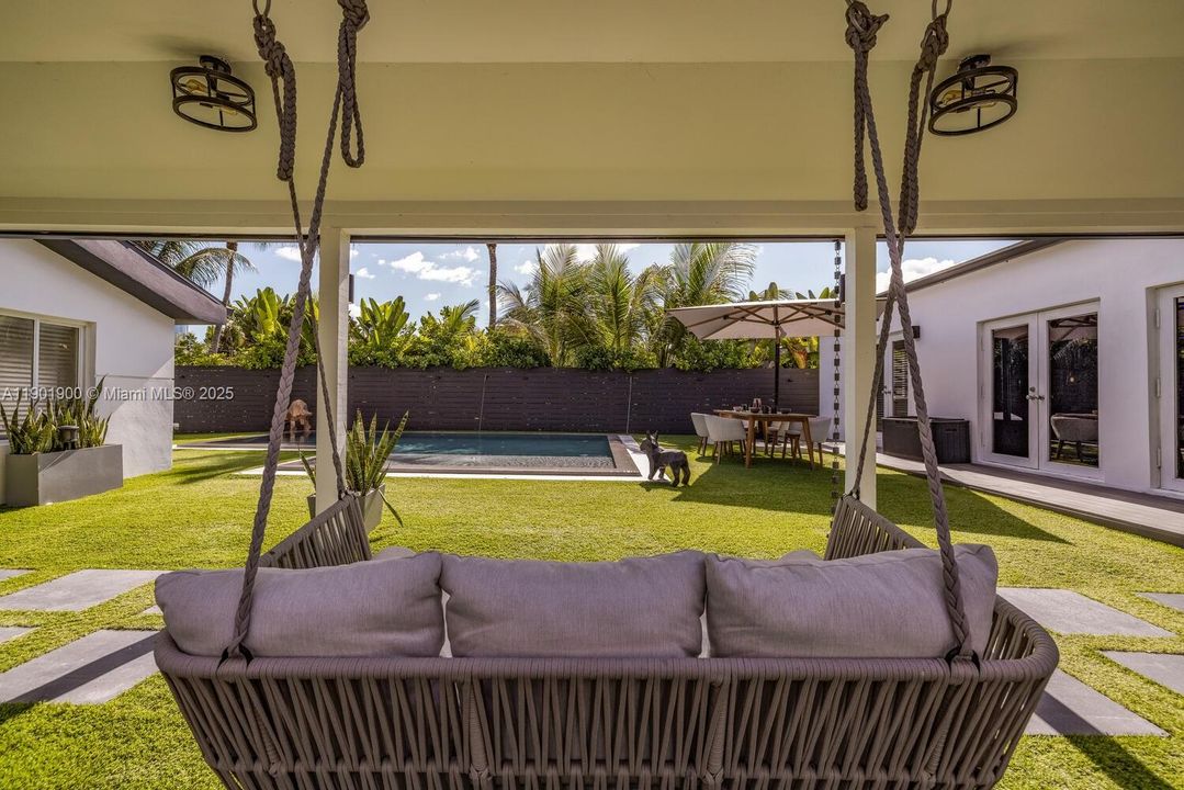 For Rent: $14,000 (3 beds, 3 baths, 1896 Square Feet)