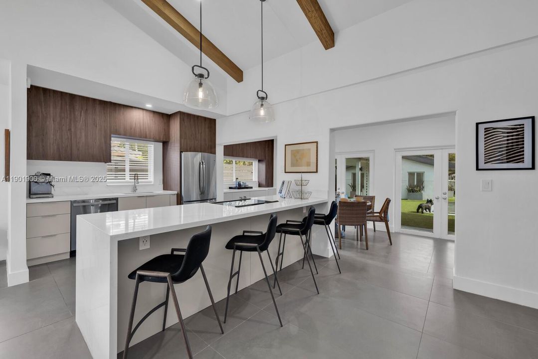 For Rent: $14,000 (3 beds, 3 baths, 1896 Square Feet)