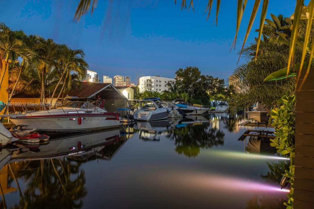 For Rent: $14,000 (3 beds, 3 baths, 1896 Square Feet)