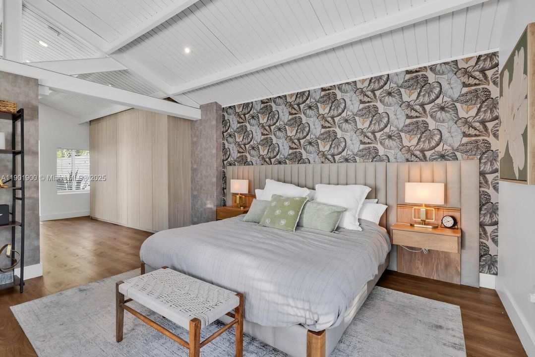 For Rent: $14,000 (3 beds, 3 baths, 1896 Square Feet)