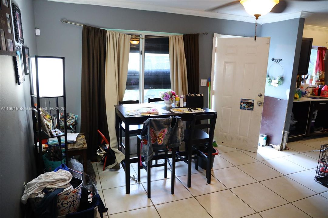 For Sale: $670,000 (6 beds, 4 baths, 2380 Square Feet)