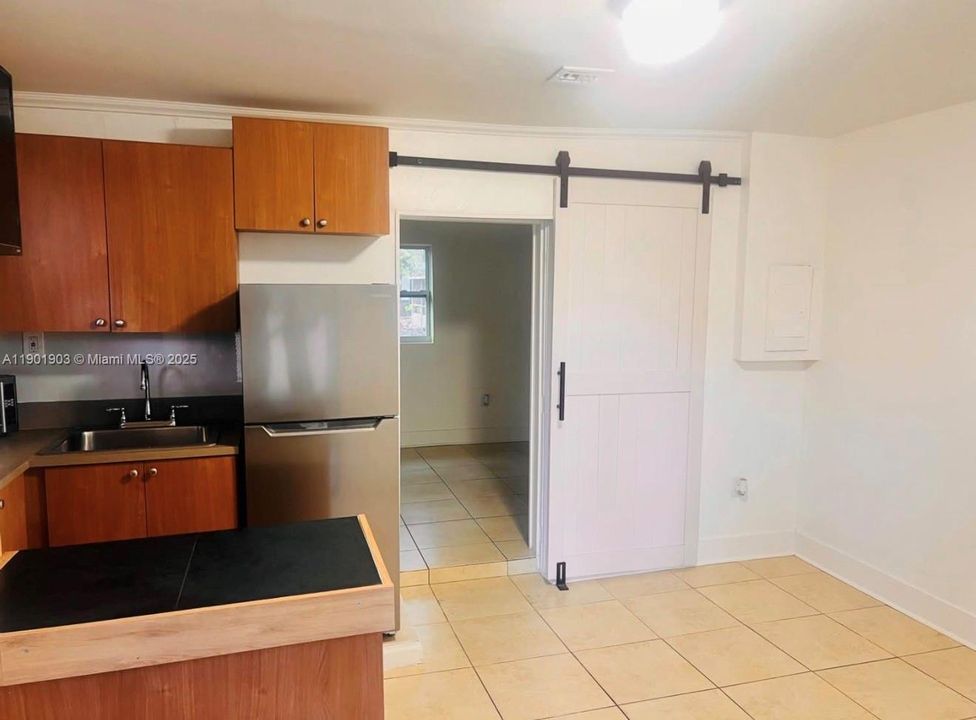 Recently Rented: $1,500 (1 beds, 1 baths, 500 Square Feet)
