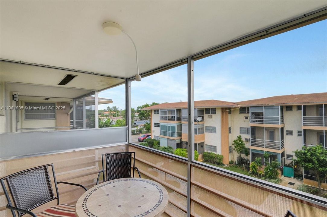 待售: $68,900 (1 贝兹, 1 浴室, 688 平方英尺)