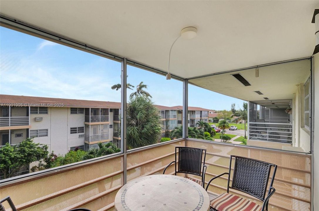 待售: $68,900 (1 贝兹, 1 浴室, 688 平方英尺)