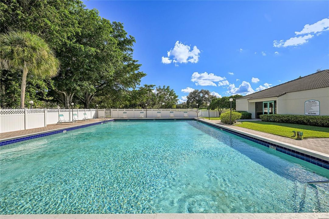 For Rent: $2,150 (2 beds, 2 baths, 1140 Square Feet)