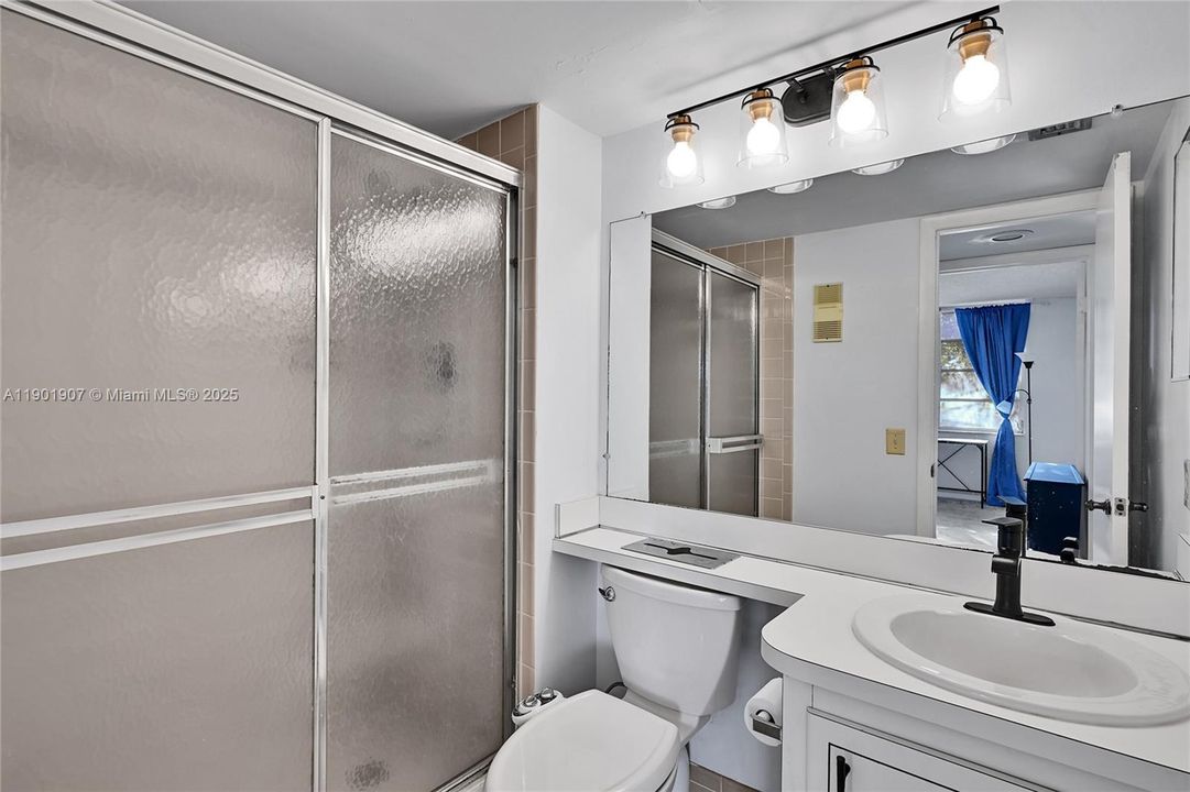 For Rent: $2,150 (2 beds, 2 baths, 1140 Square Feet)