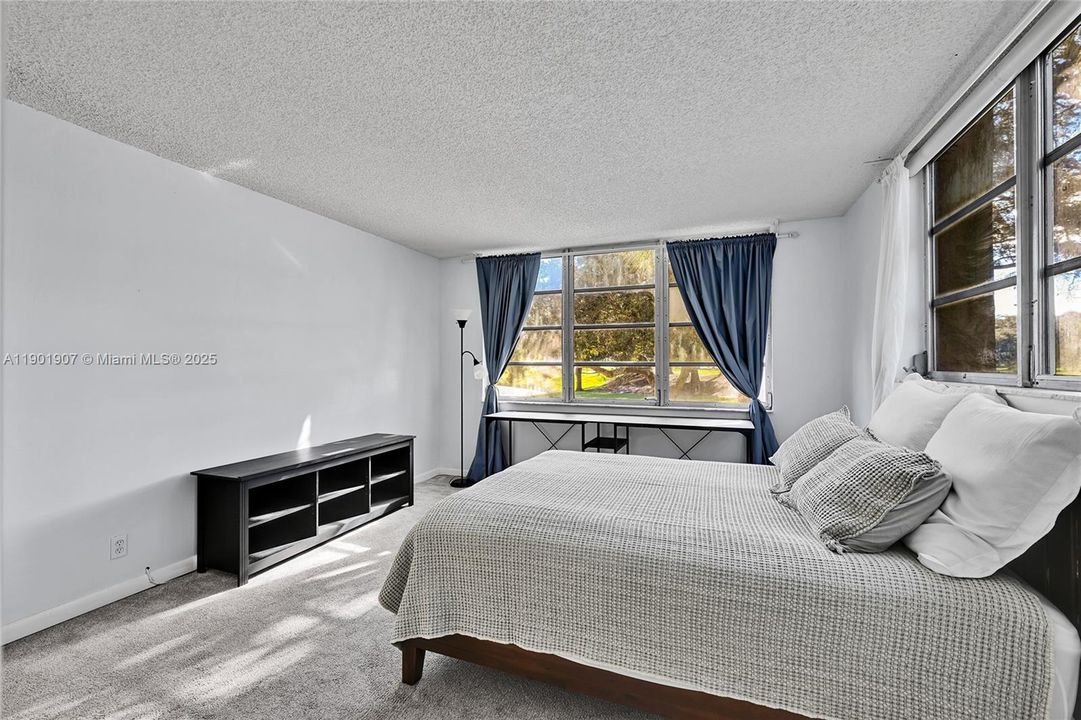 For Rent: $2,150 (2 beds, 2 baths, 1140 Square Feet)