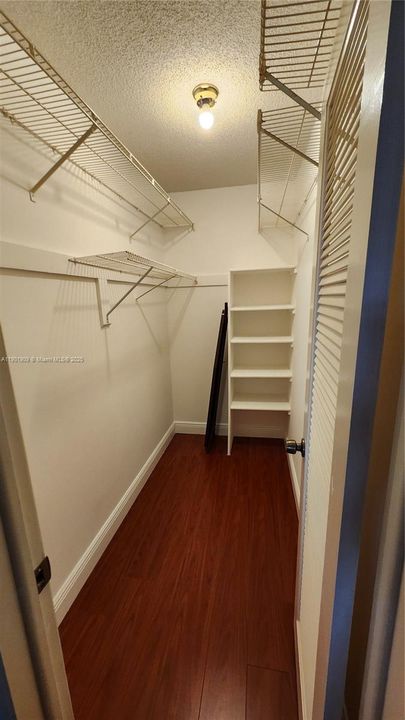 Под контрактом: $1,500 (2 спален, 2 ванн, 920 Квадратных фут)