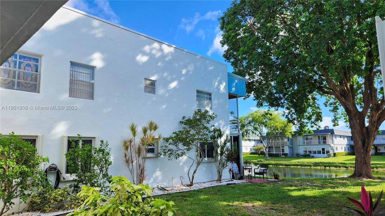 Под контрактом: $1,500 (2 спален, 2 ванн, 920 Квадратных фут)