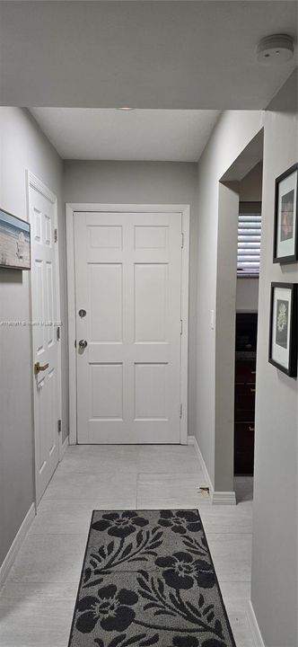 For Sale: $76,900 (1 beds, 1 baths, 744 Square Feet)