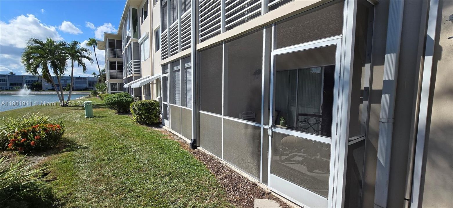 For Sale: $76,900 (1 beds, 1 baths, 744 Square Feet)