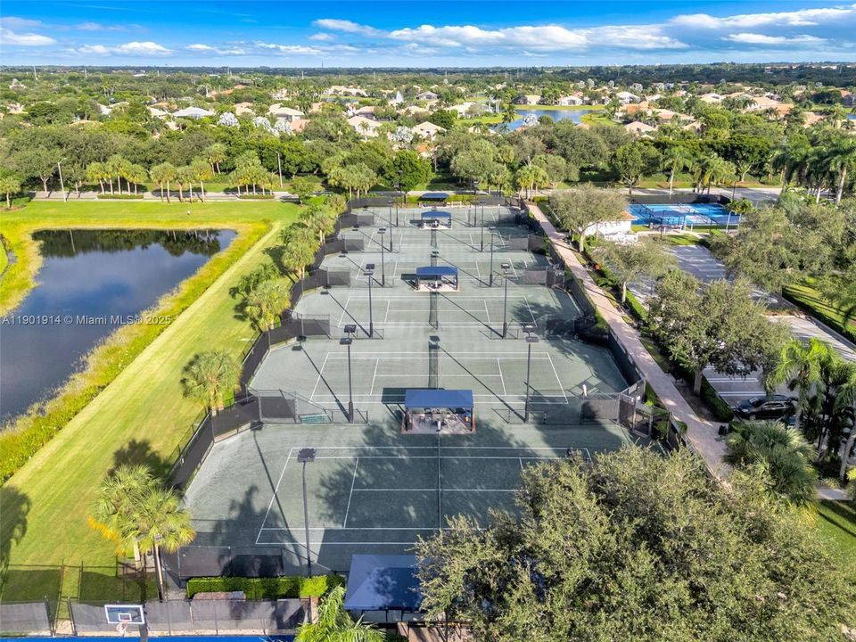 Active With Contract: $605,000 (3 beds, 2 baths, 2223 Square Feet)