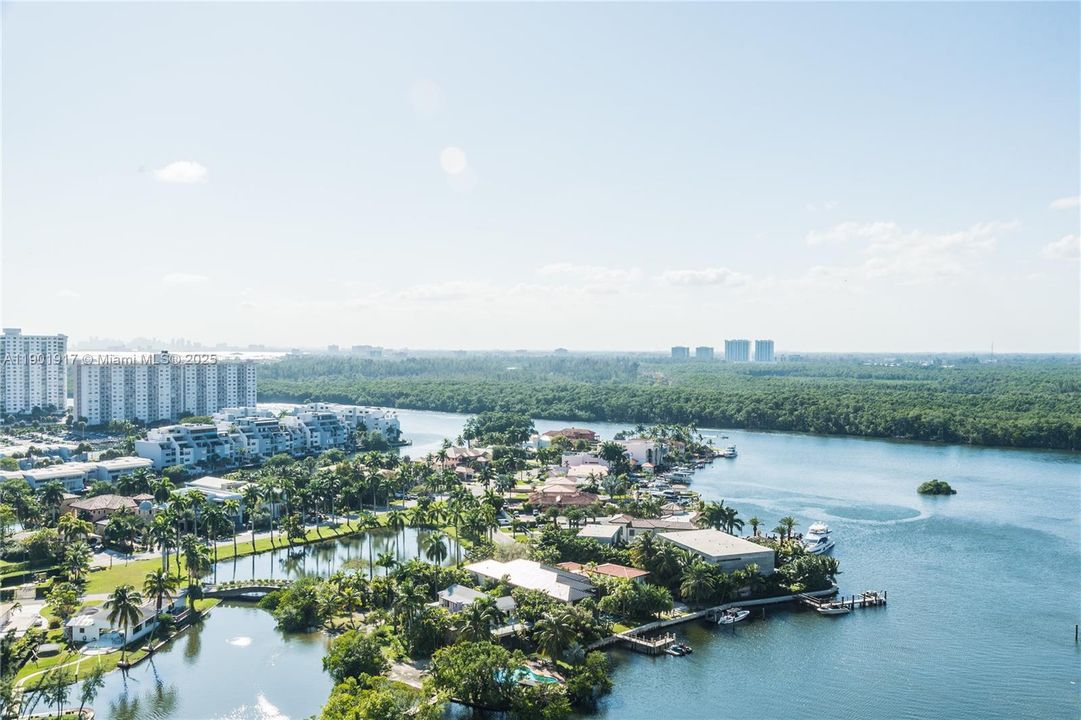 For Rent: $6,500 (2 beds, 3 baths, 1541 Square Feet)