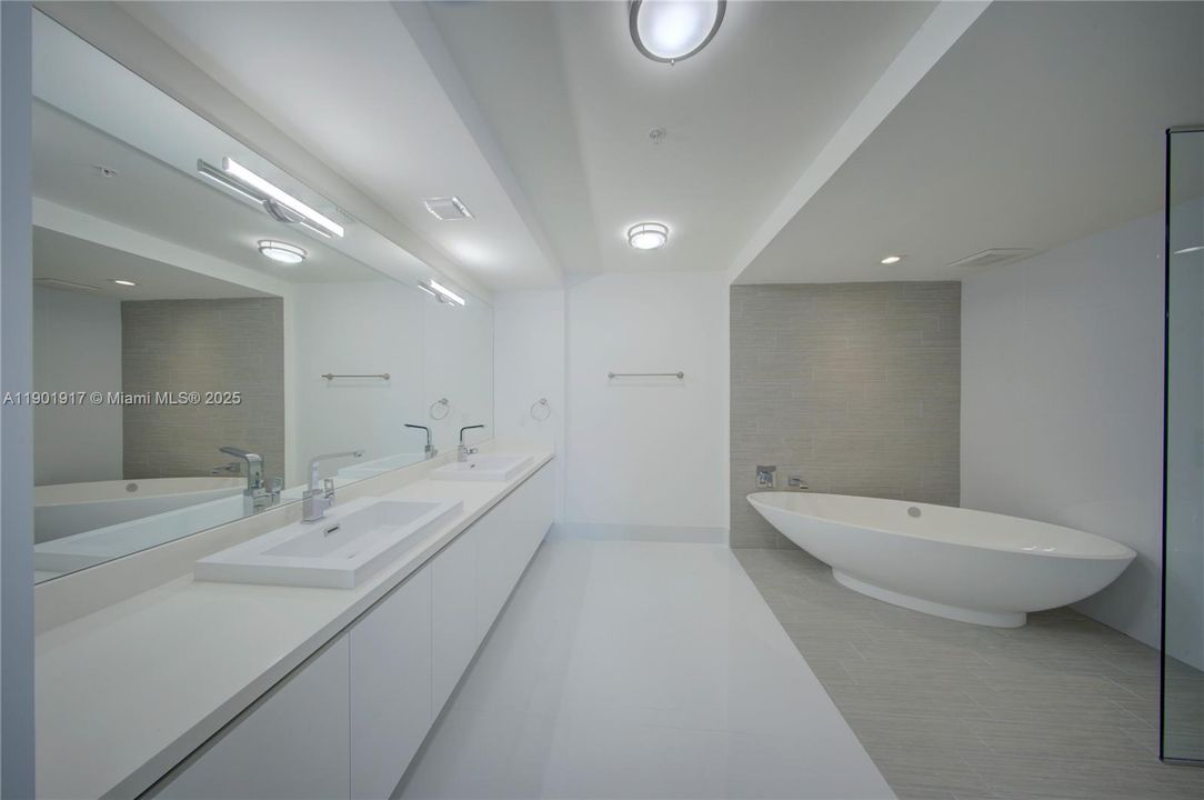 For Rent: $6,500 (2 beds, 3 baths, 1541 Square Feet)