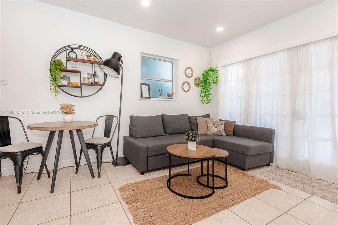 Active With Contract: $555,000 (0 beds, 0 baths, 1214 Square Feet)