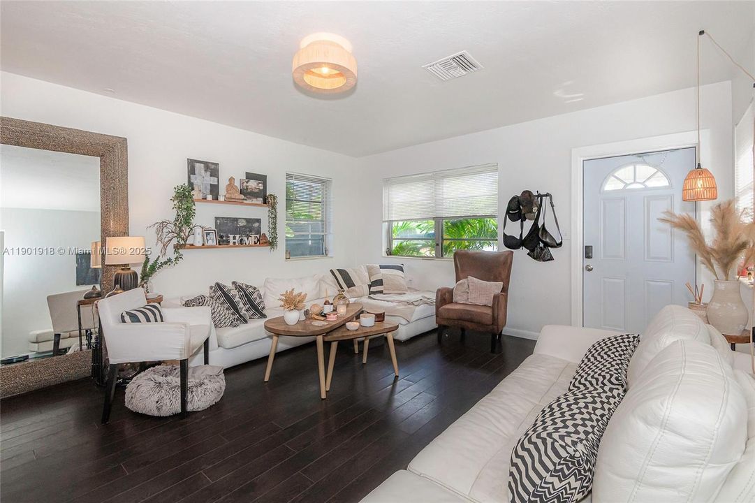 Active With Contract: $555,000 (0 beds, 0 baths, 1214 Square Feet)