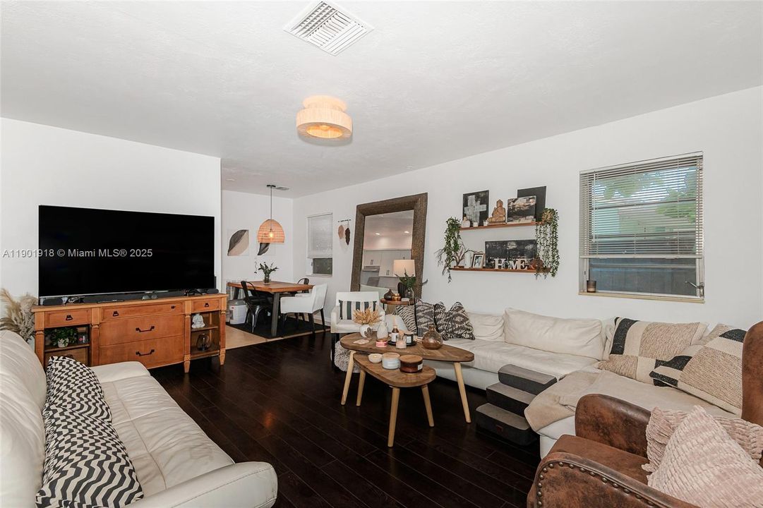 Active With Contract: $555,000 (0 beds, 0 baths, 1214 Square Feet)