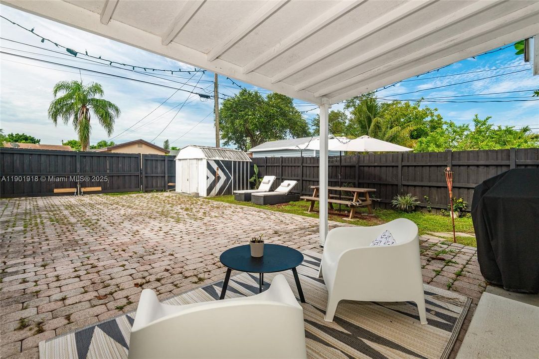 Active With Contract: $555,000 (0 beds, 0 baths, 1214 Square Feet)