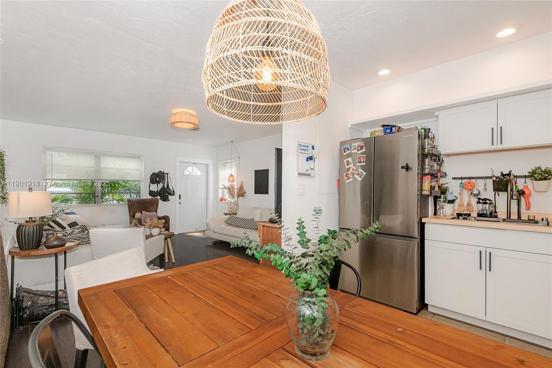 Active With Contract: $555,000 (0 beds, 0 baths, 1214 Square Feet)