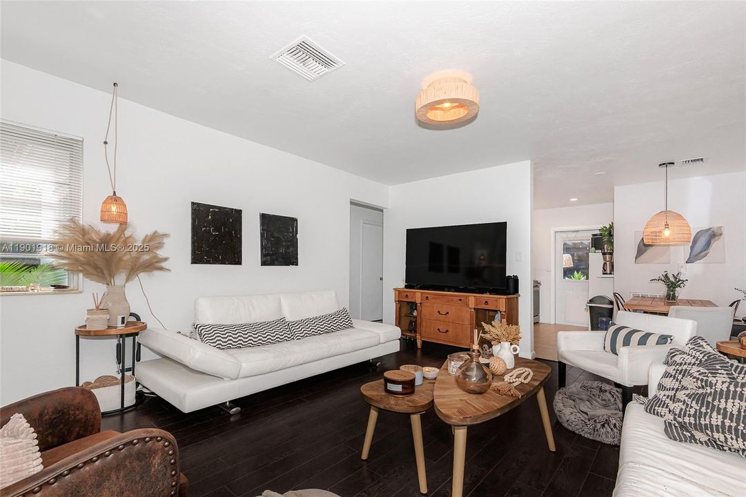 Active With Contract: $555,000 (0 beds, 0 baths, 1214 Square Feet)
