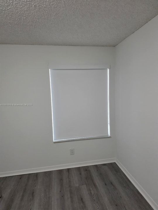 For Sale: $220,000 (1 beds, 1 baths, 743 Square Feet)