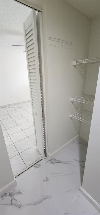 合同活跃: $2,075 (2 贝兹, 2 浴室, 812 平方英尺)