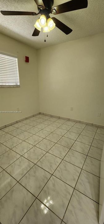 合同活跃: $2,075 (2 贝兹, 2 浴室, 812 平方英尺)