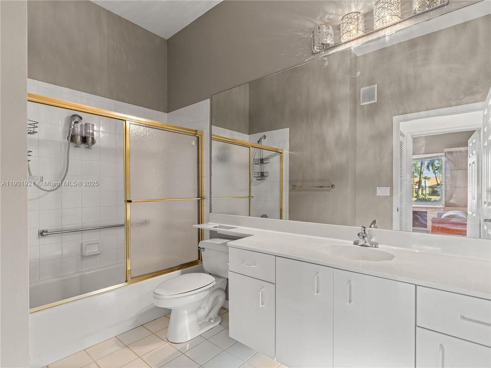 待售: $379,000 (2 贝兹, 2 浴室, 1580 平方英尺)