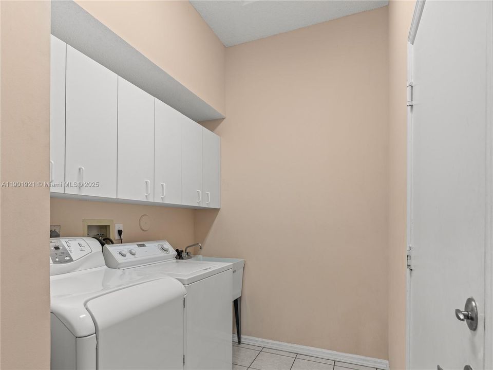 待售: $379,000 (2 贝兹, 2 浴室, 1580 平方英尺)