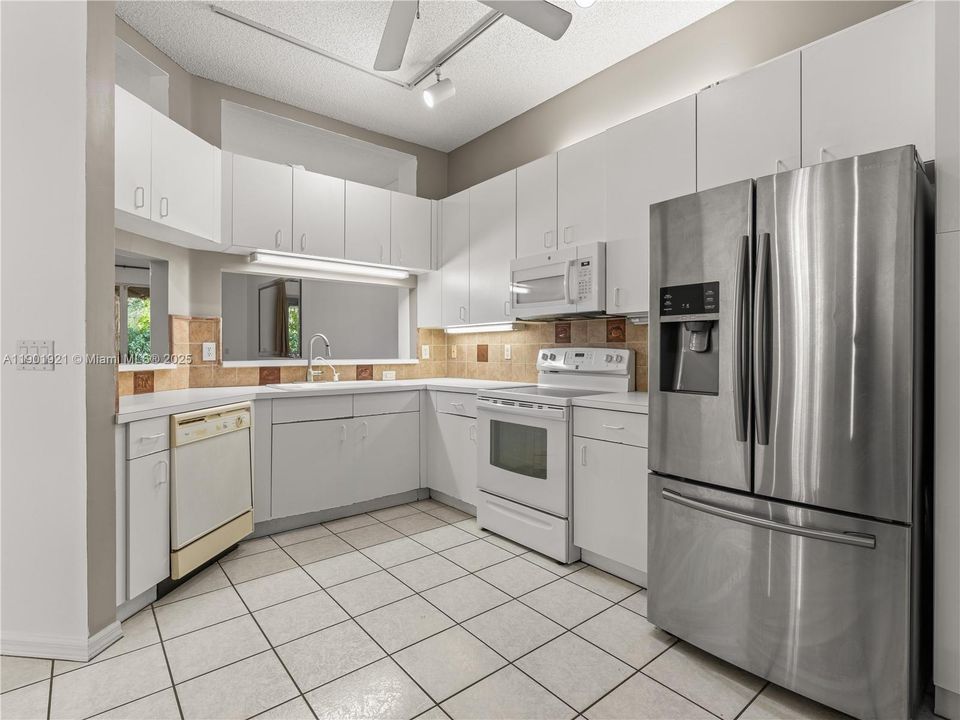 待售: $379,000 (2 贝兹, 2 浴室, 1580 平方英尺)