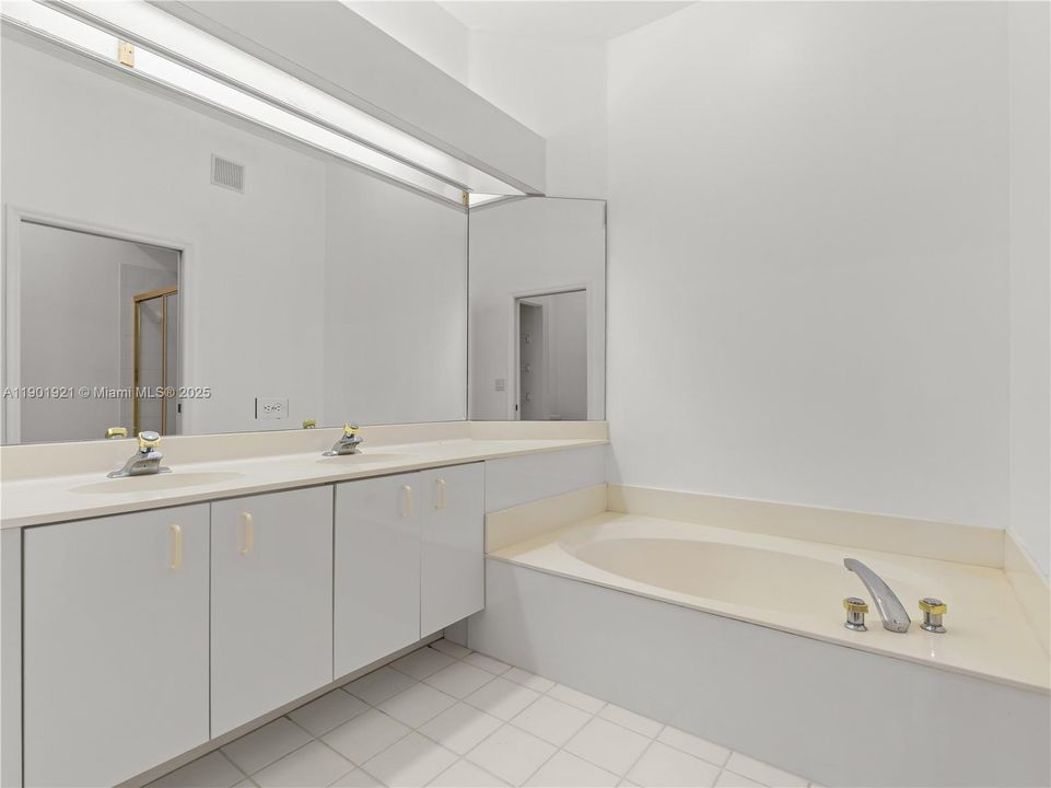 待售: $379,000 (2 贝兹, 2 浴室, 1580 平方英尺)