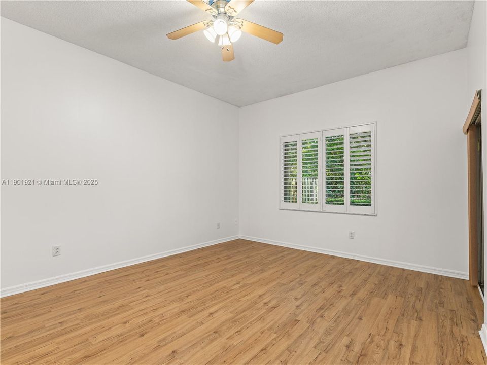 待售: $379,000 (2 贝兹, 2 浴室, 1580 平方英尺)