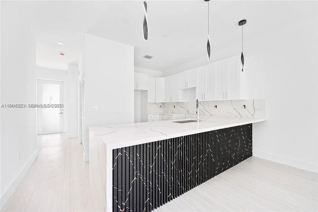 For Rent: $3,600 (3 beds, 2 baths, 1335 Square Feet)