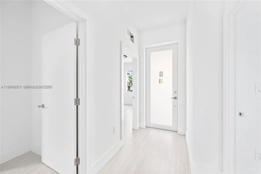 For Rent: $3,600 (3 beds, 2 baths, 1335 Square Feet)