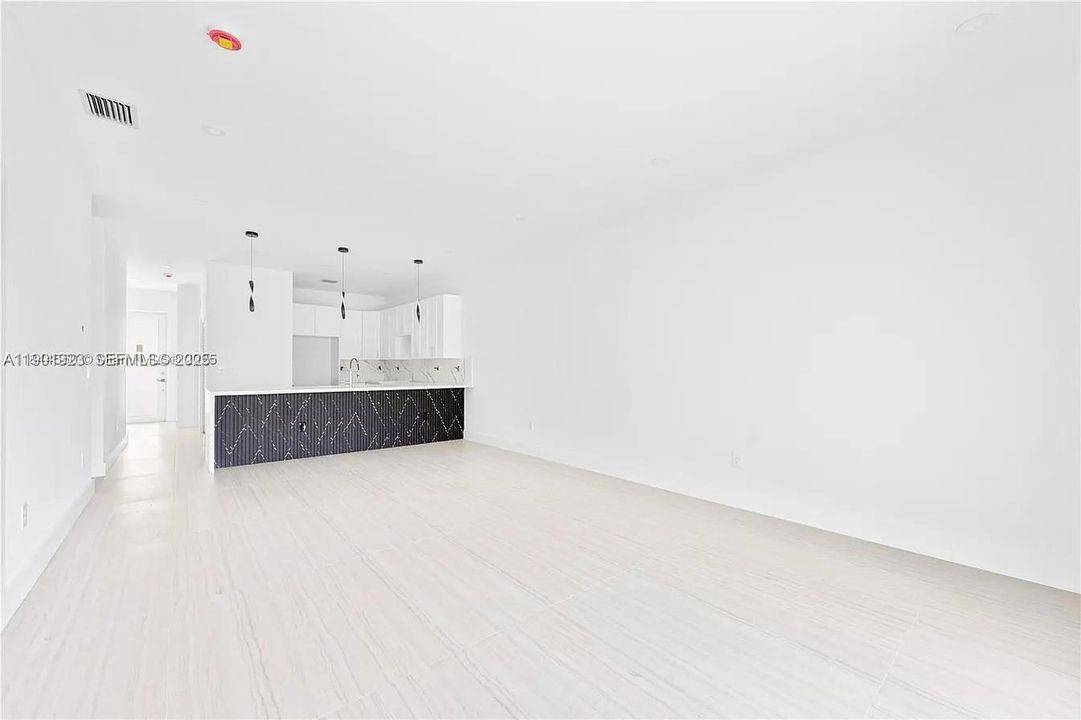 For Rent: $3,600 (3 beds, 2 baths, 1335 Square Feet)