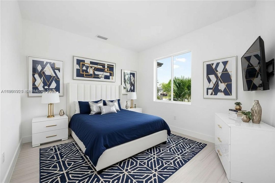 For Rent: $3,600 (3 beds, 2 baths, 1335 Square Feet)