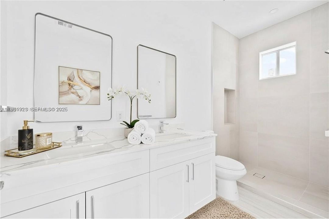 For Rent: $3,600 (3 beds, 2 baths, 1335 Square Feet)